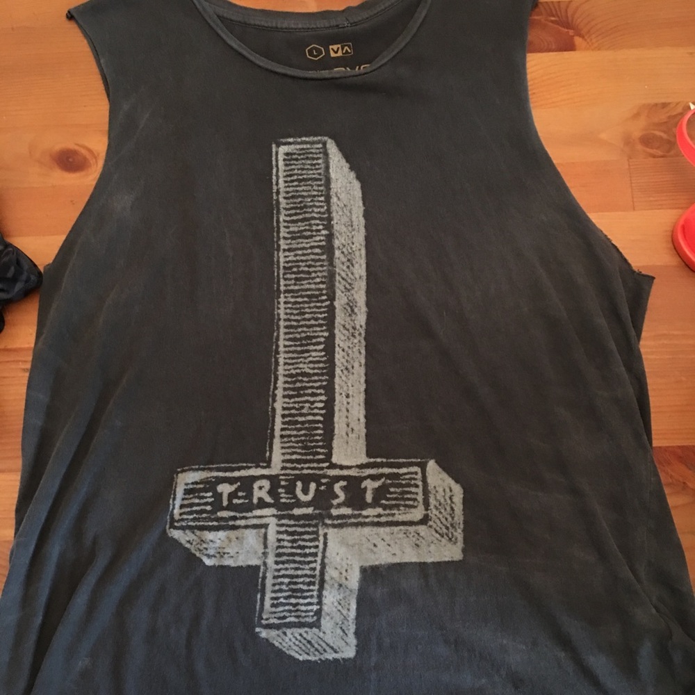 Upside down cross muscle tank